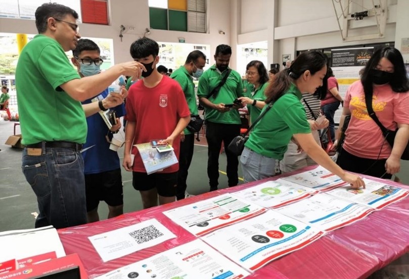 Siegwerk Singapur vermittelt jungen Menschen aus der Region Nachhaltigkeit