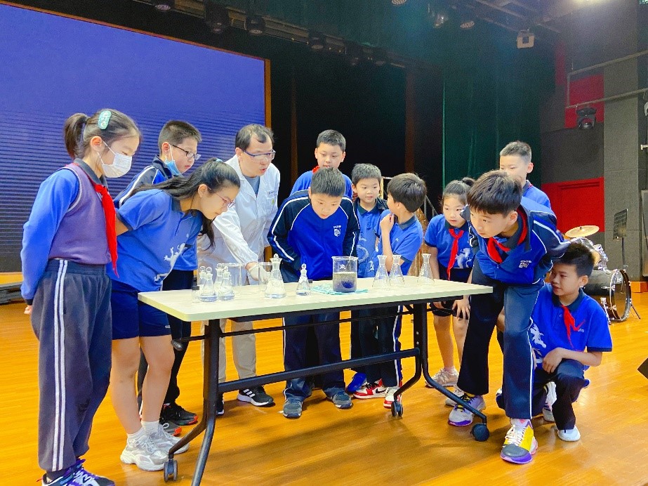 Siegwerk China vermittelt jungen Schüler*innen die Vorteile einer Kreislaufwirtschaft