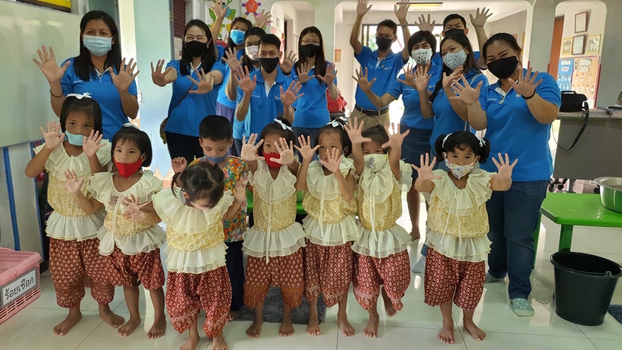Siegwerk Thailand team visits local SOS Children’s Village