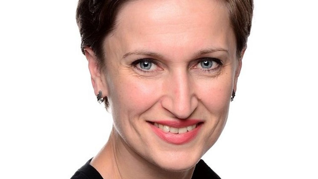 Dr. Anna Maier